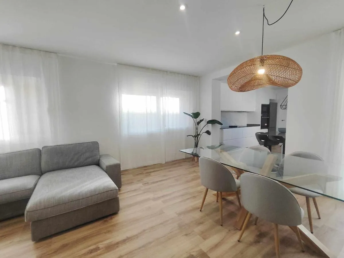 Mazi Apartments Cuba Mataró 0*,  España