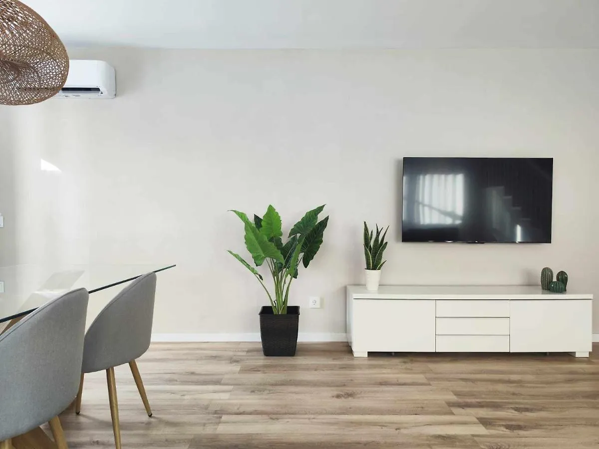 Mazi Apartments Cuba Mataró 0*,  España