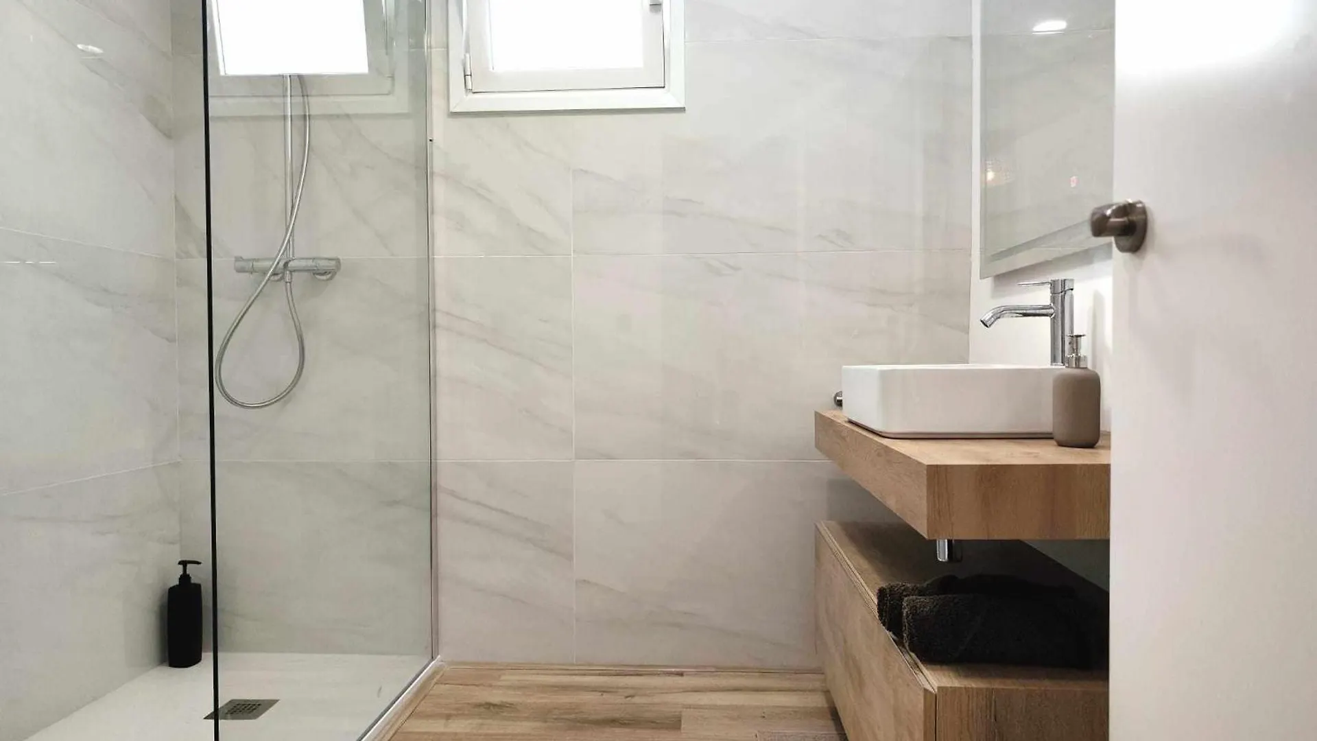 Mazi Apartments Cuba Mataró